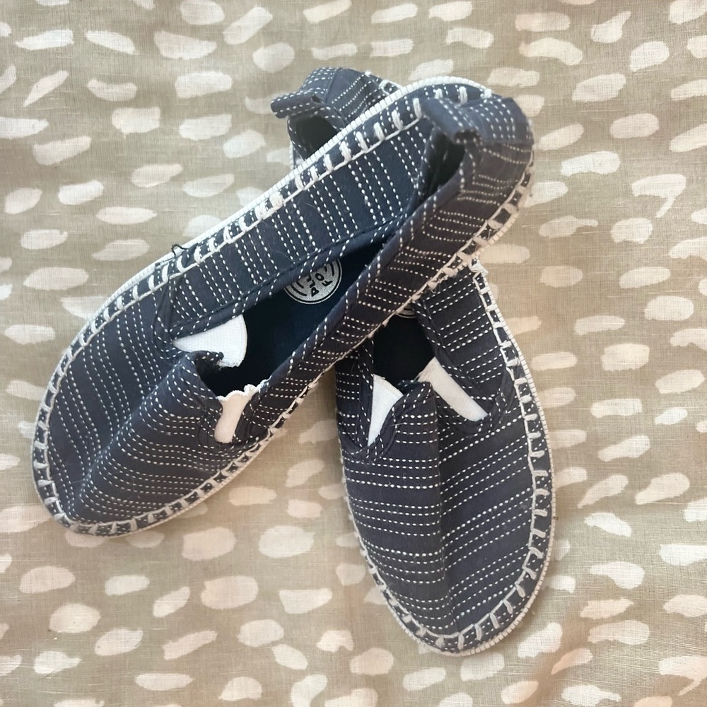 Rocket Dog slip ons